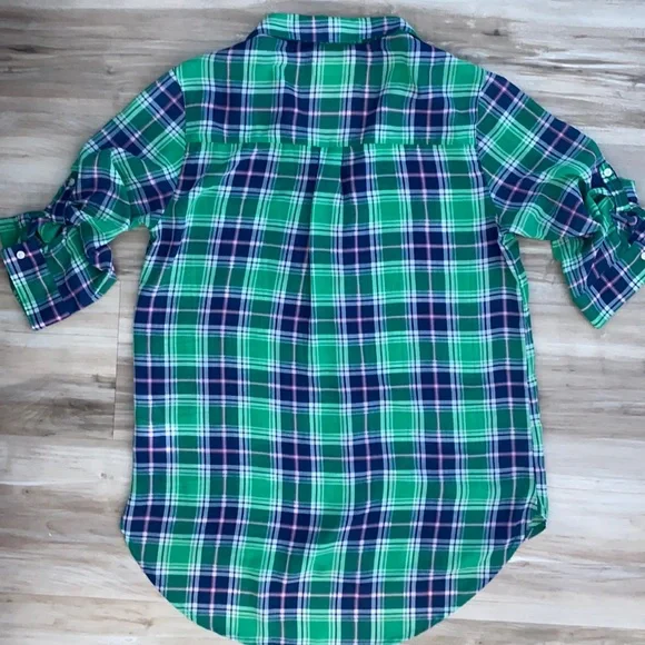 โค๏ธ Hollister green purple pink plaid button down shirt NWOT Size Small - Picture 3 of 6